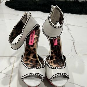 Beautiful! Betsy Johnson heels